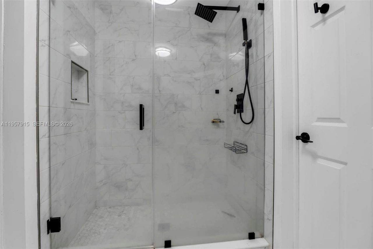 901 NW 34th Ter, Lauderhill, FL 33311 Photo