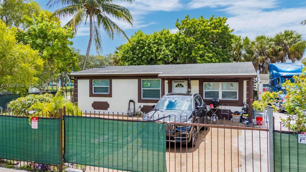 901 NW 34th Ter, Lauderhill, FL 33311 Photo