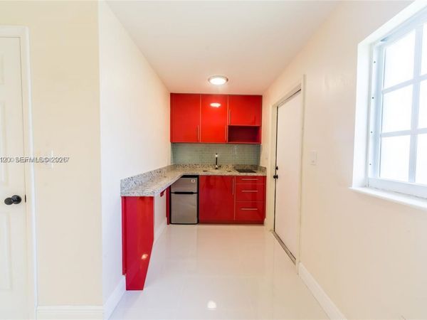 1748 NE 180th St, North Miami Beach, FL 33162