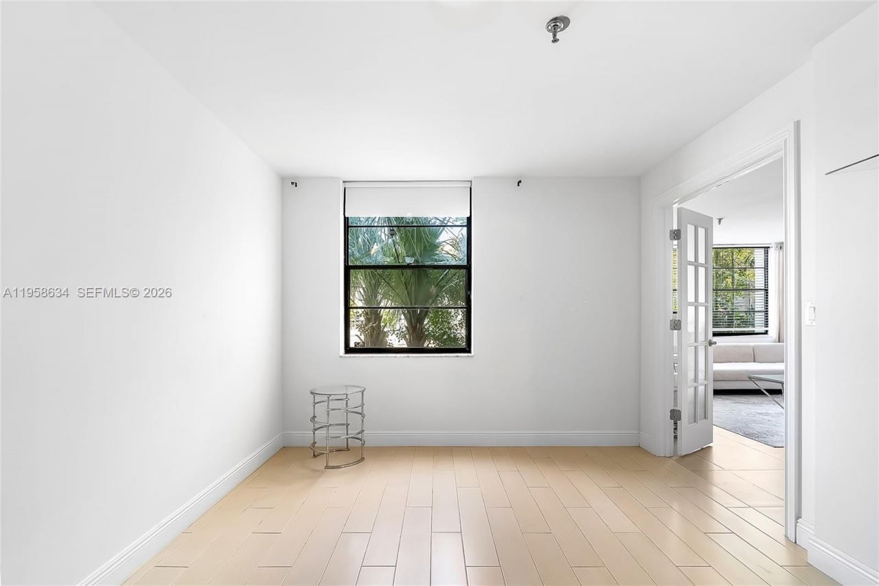 671 NE 195th St, Unit 111E, Miami, FL 33179 Photo