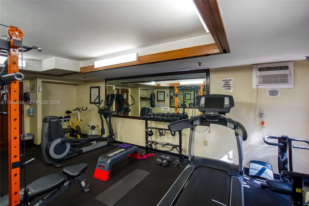 671 NE 195th St, Unit 111E, Miami, FL 33179 Photo