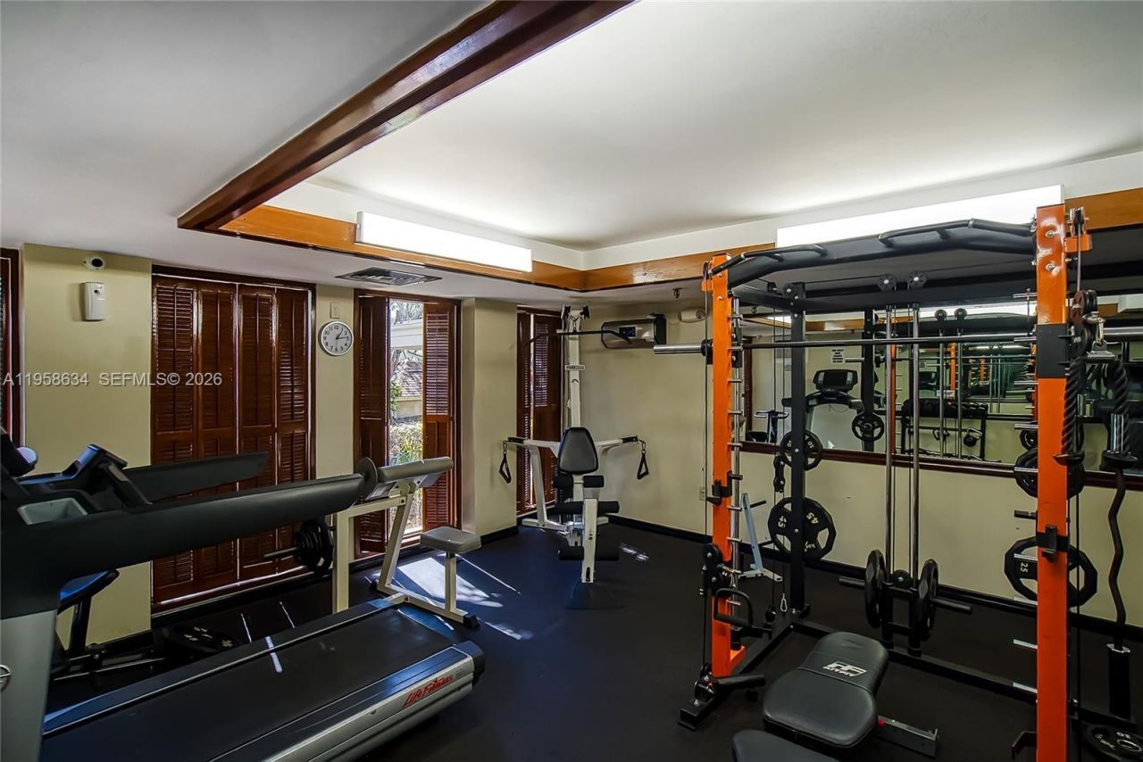 671 NE 195th St, Unit 111E, Miami, FL 33179 Photo