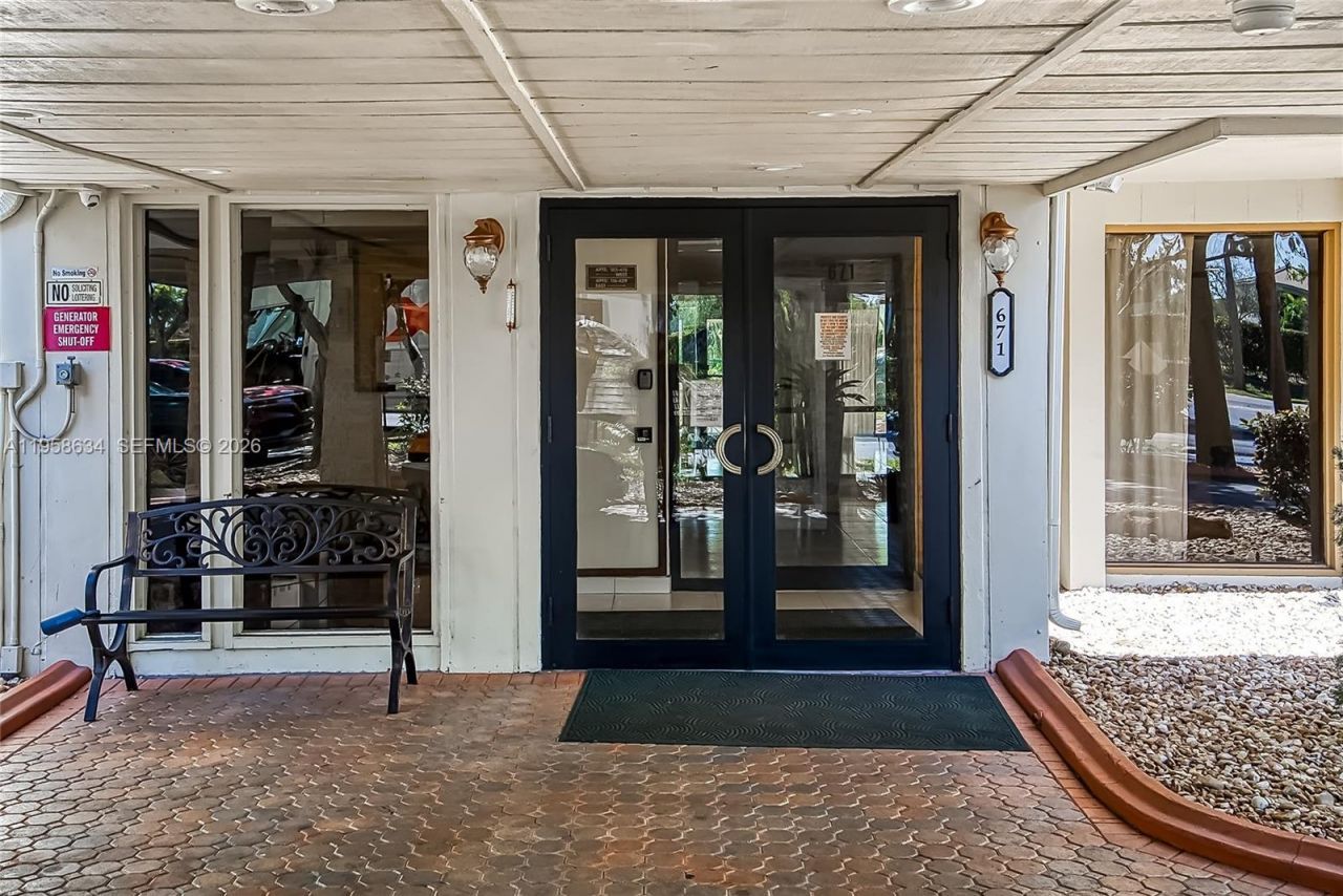 671 NE 195th St, Unit 111E, Miami, FL 33179 Photo