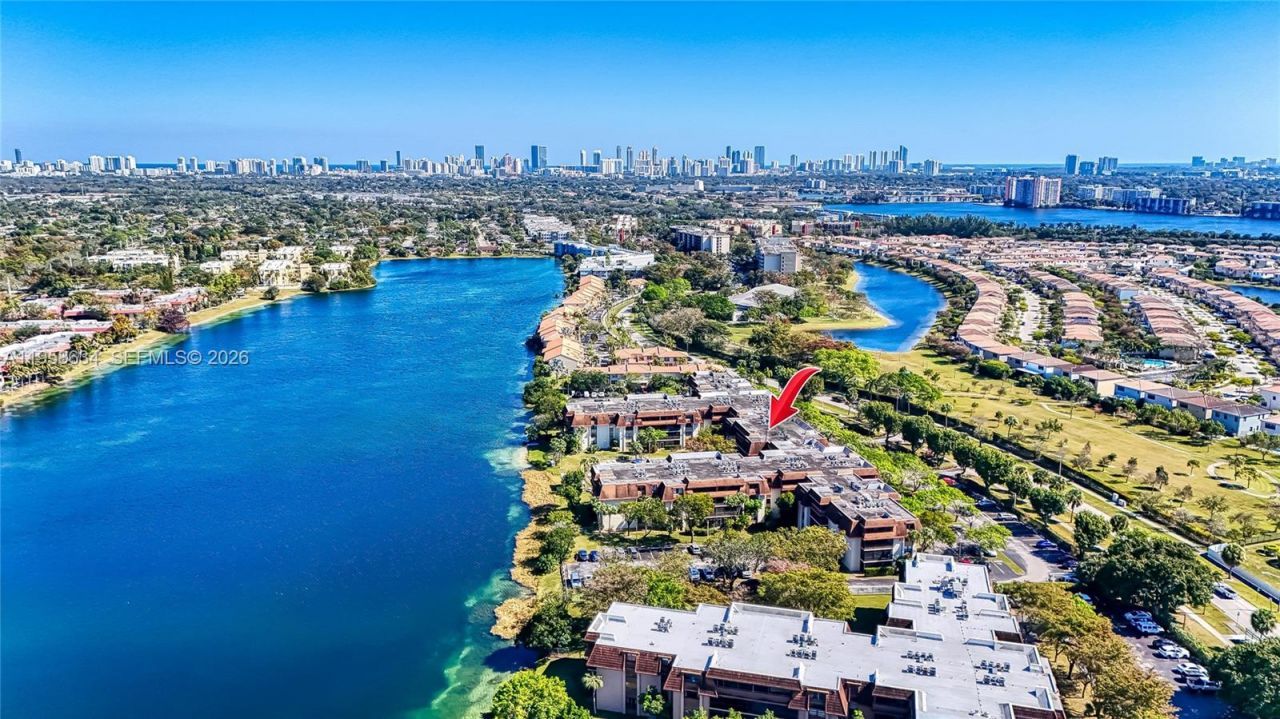 671 NE 195th St, Unit 111E, Miami, FL 33179 Photo