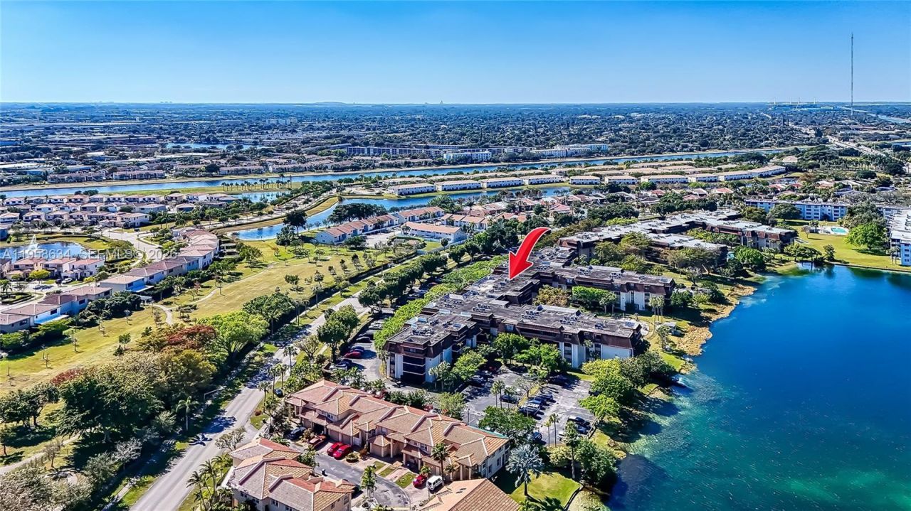 671 NE 195th St, Unit 111E, Miami, FL 33179 Photo