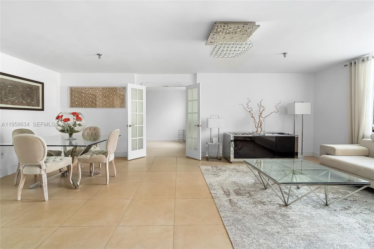 671 NE 195th St, Unit 111E, Miami, FL 33179 Photo