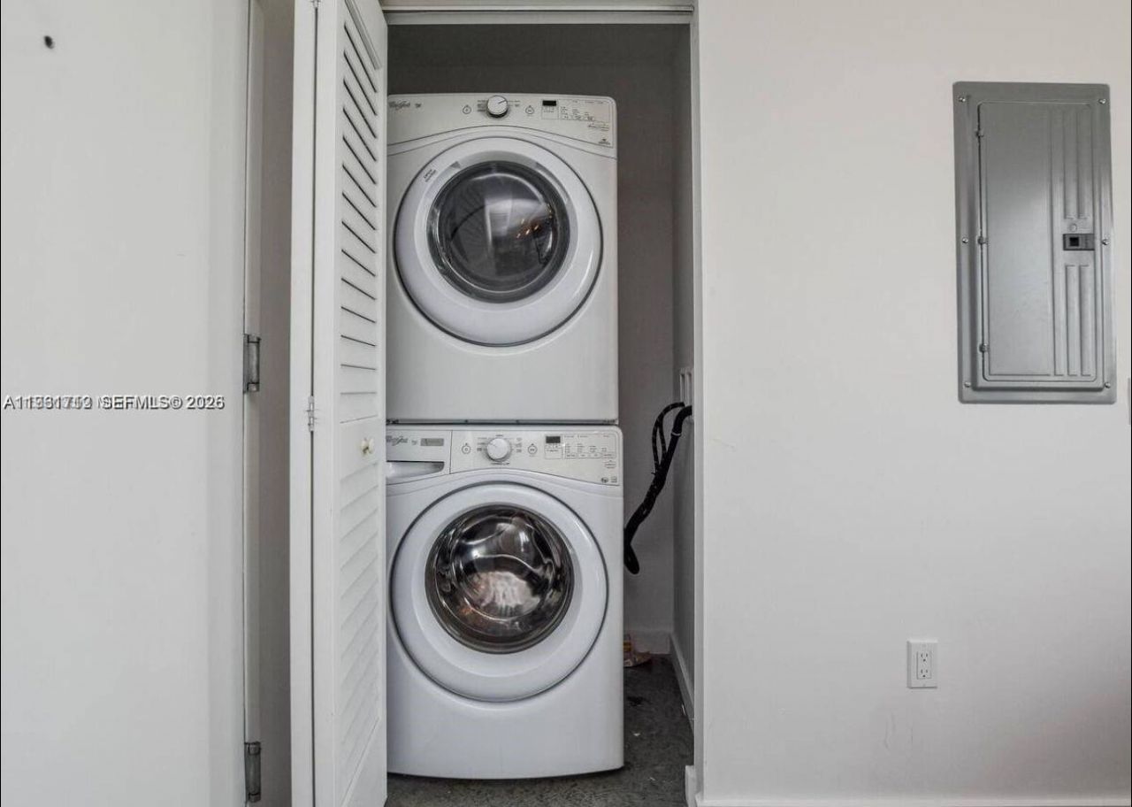 151 SE 1st St, Unit 2104, Miami, FL 33131 Photo