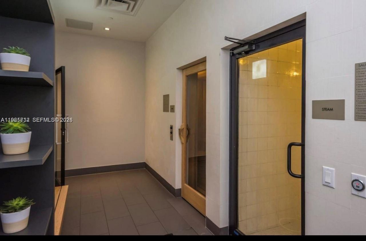 151 SE 1st St, Unit 2104, Miami, FL 33131 Photo