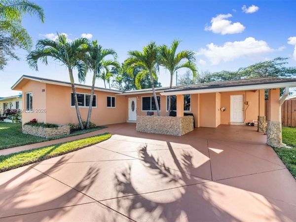 1916 N 36th Ave , Hollywood, FL 33021