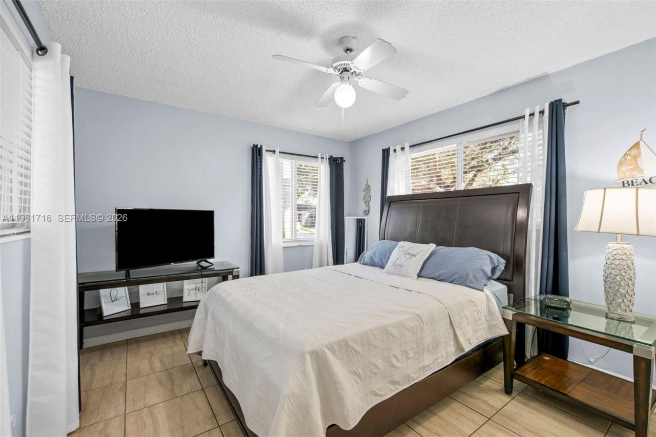 1916 N 36th Ave , Hollywood, FL 33021 Photo