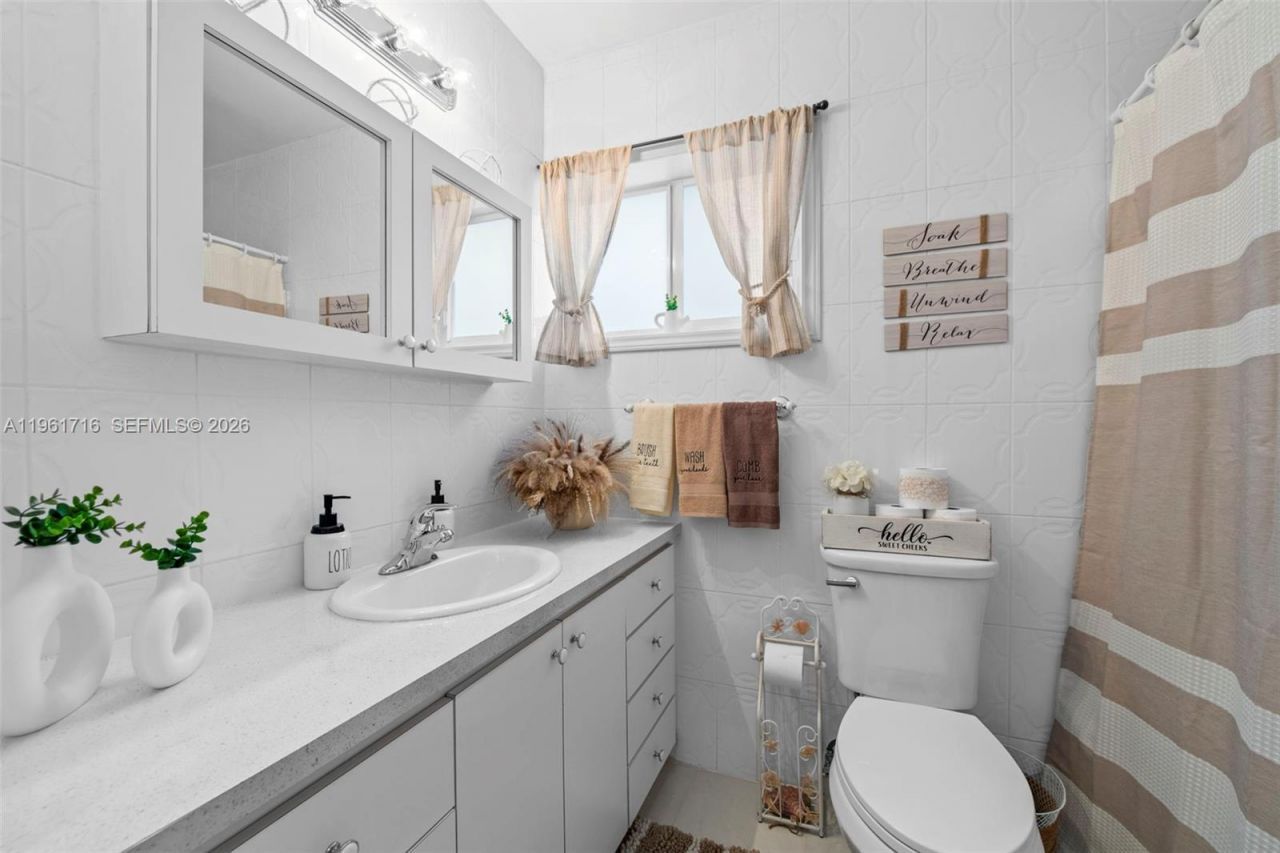 1916 N 36th Ave , Hollywood, FL 33021 Photo