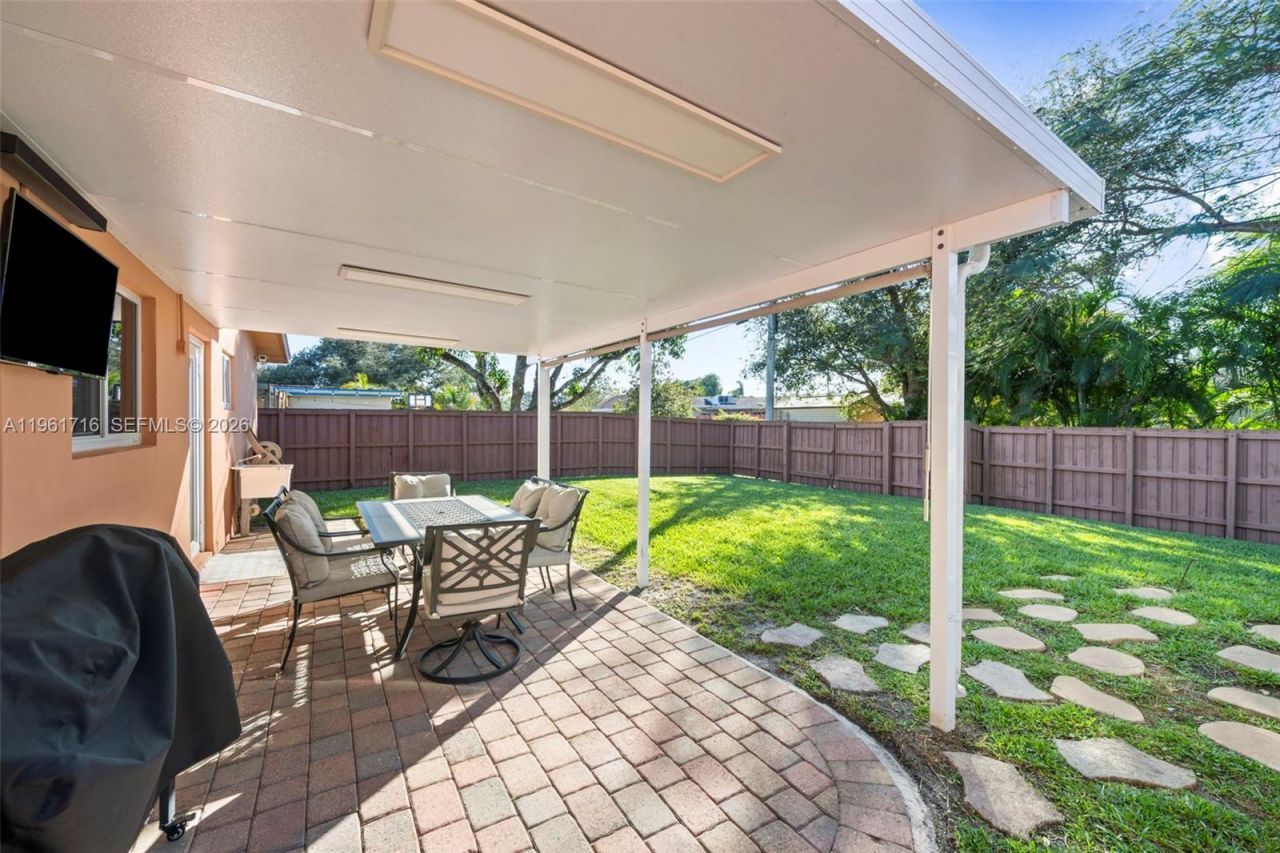 1916 N 36th Ave , Hollywood, FL 33021 Photo