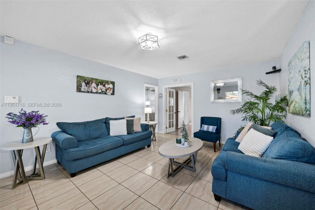 1916 N 36th Ave , Hollywood, FL 33021 Photo