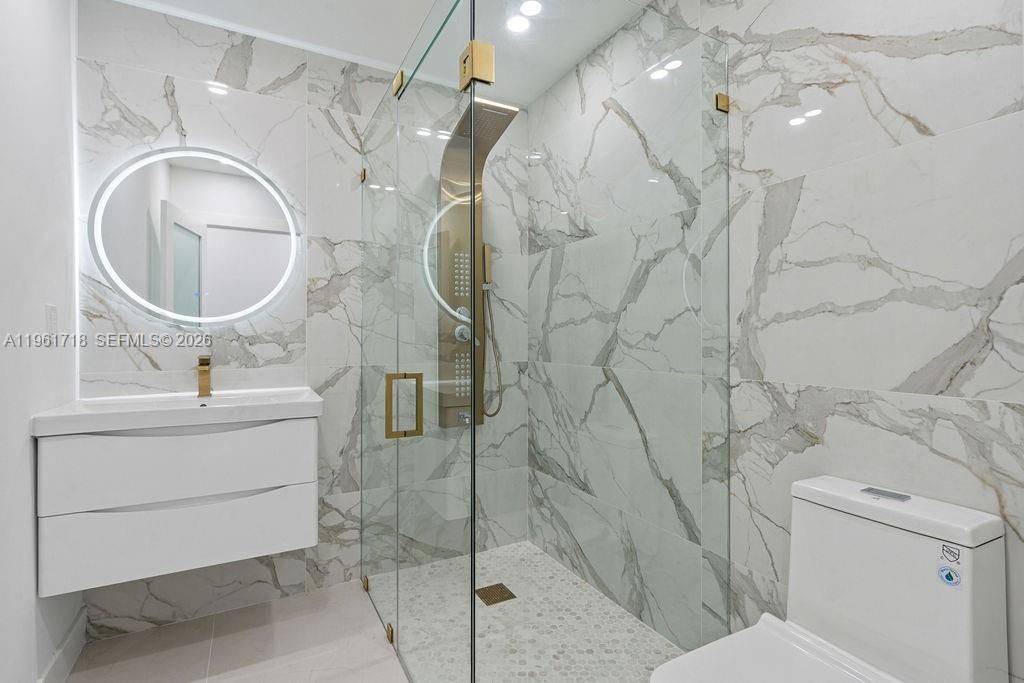 860 NW 70th St , Miami, FL 33150 Photo