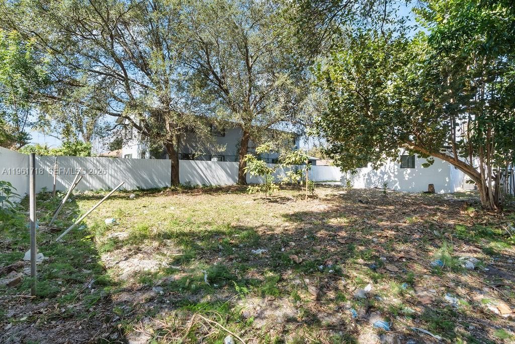 860 NW 70th St , Miami, FL 33150 Photo