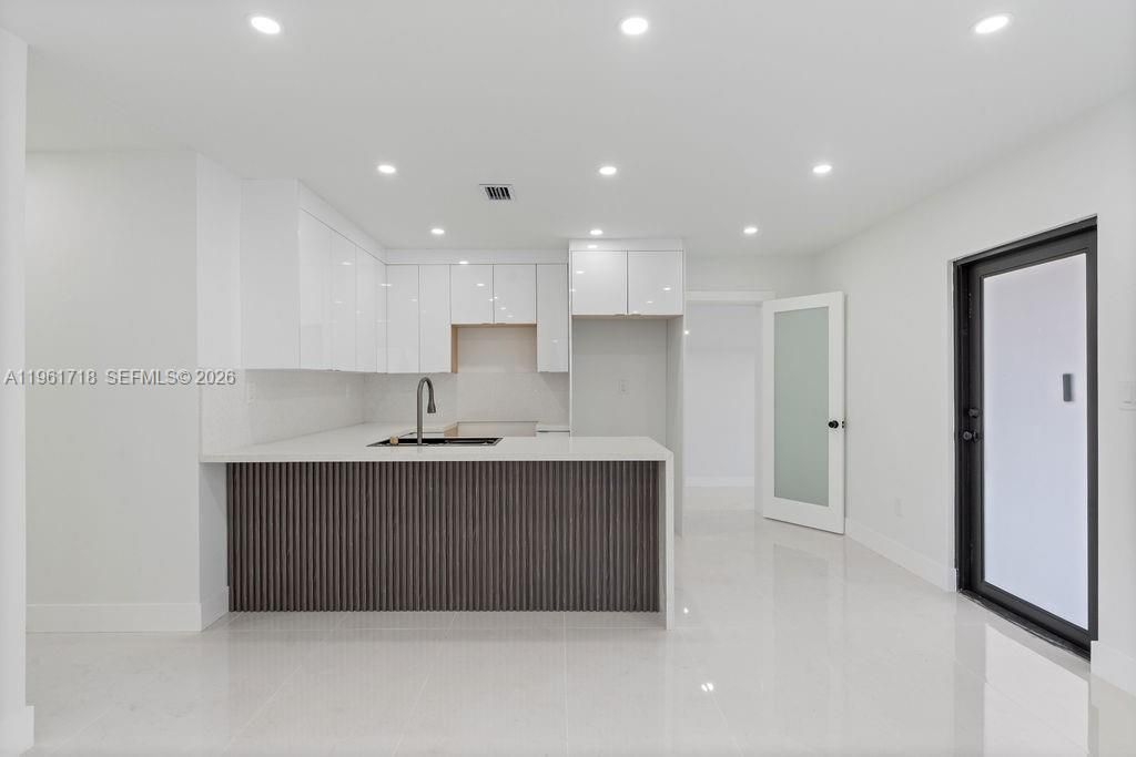 860 NW 70th St , Miami, FL 33150 Photo