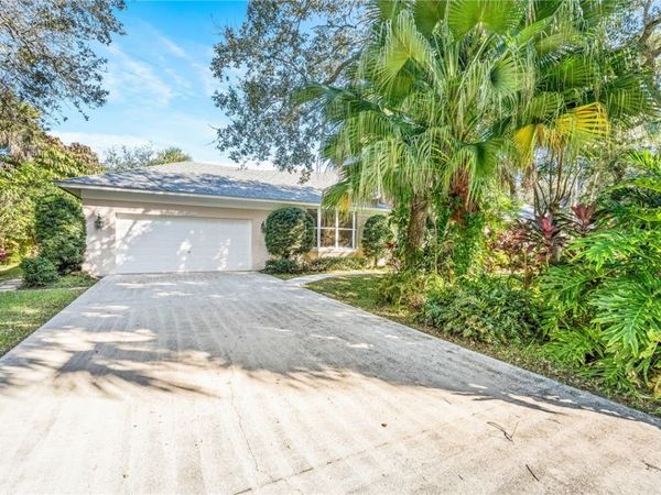 1520 Club Drive, Vero Beach, FL 32963