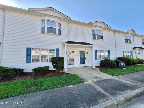 3995 Sterling Pointe Drive, Unit Kkk5, Winterville, NC 28590