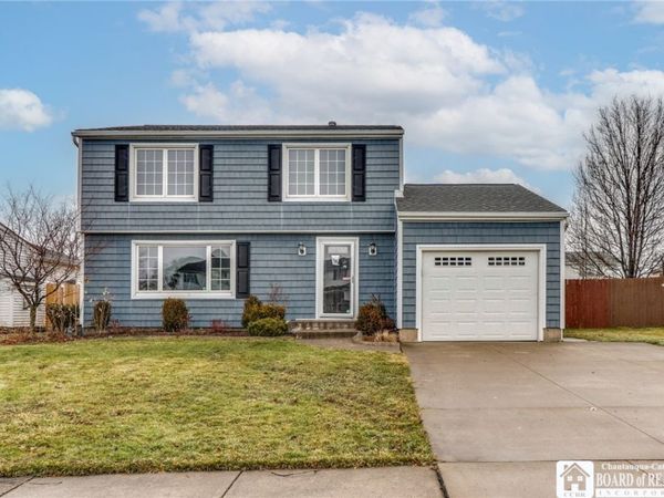 72 Oakbrook Drive, Buffalo, NY 14224