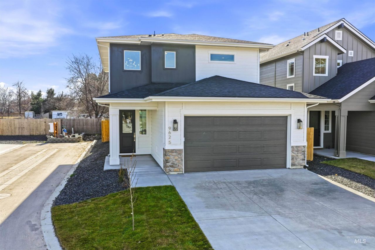 9625 W Kate Dr, Boise, ID 83714 Main Photo