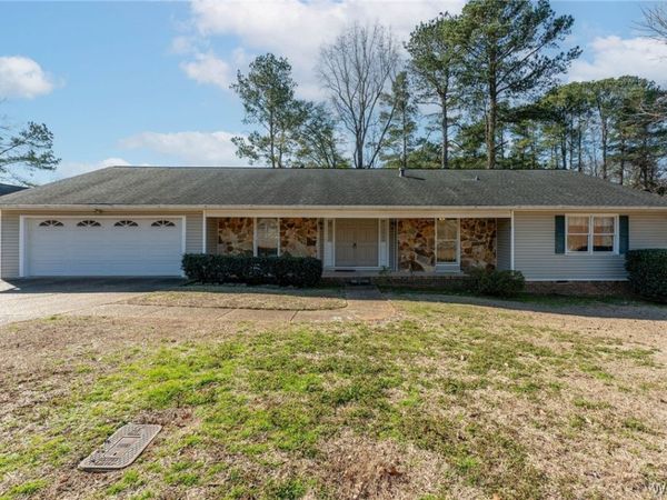 905 Lakeside Place, Northport, AL 35473