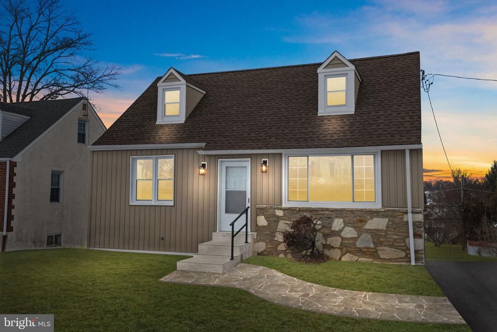 513 Smithfield Avenue, Philadelphia, PA 19116 Main Photo