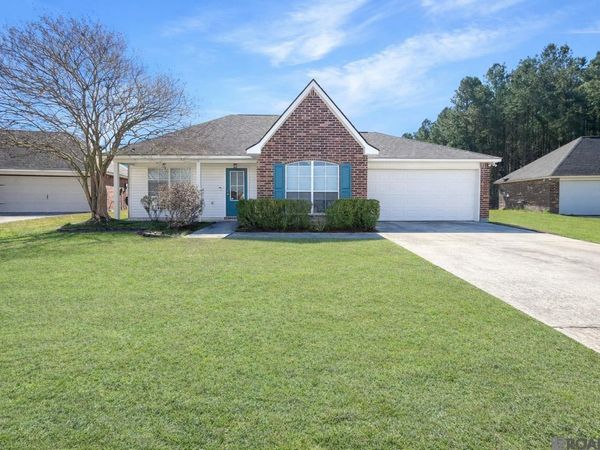 26470 Parkwood Dr, Denham Springs, LA 70726
