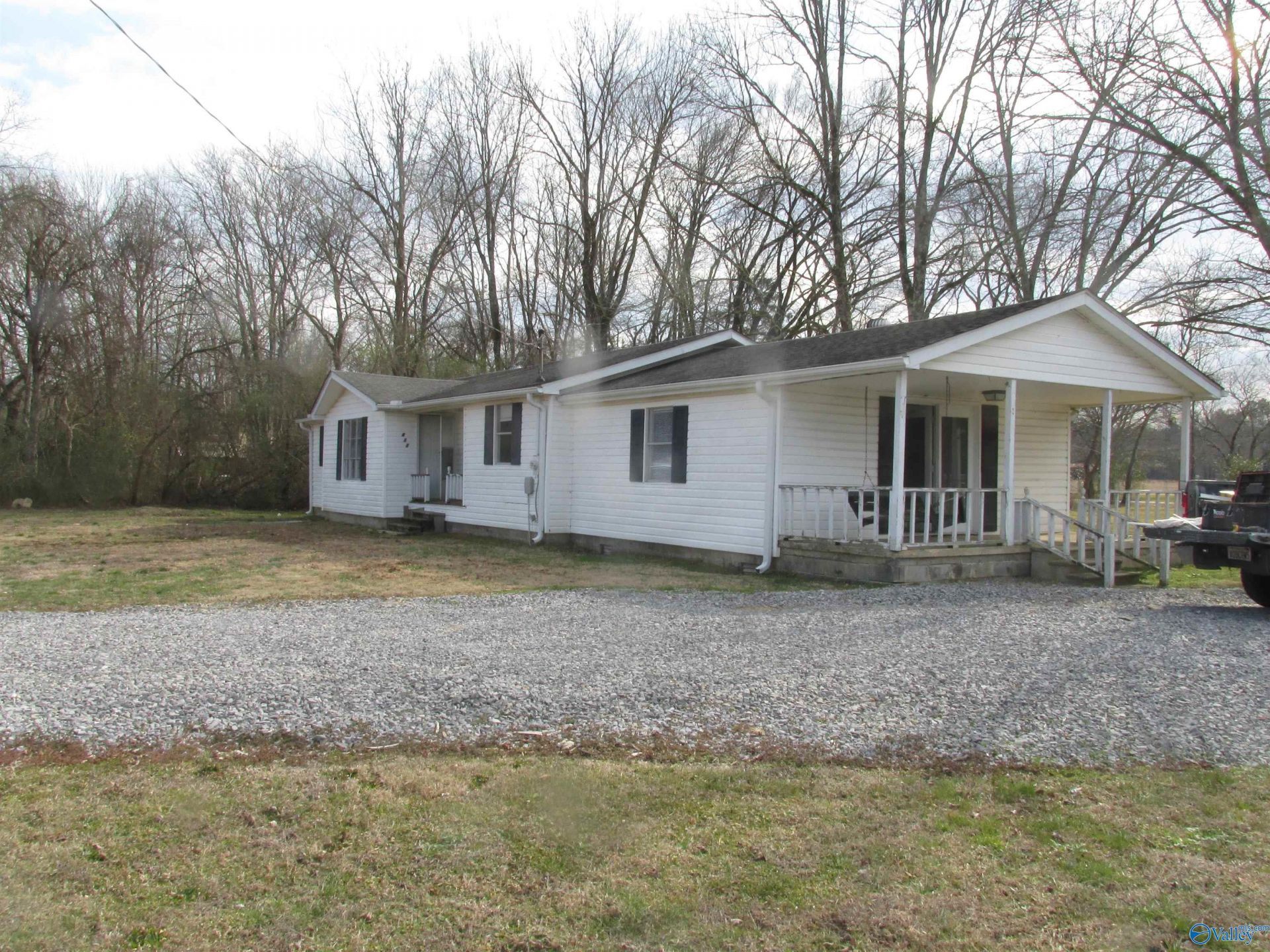 1452 Cave Spring Road Owens Cross Roads, AL 35763