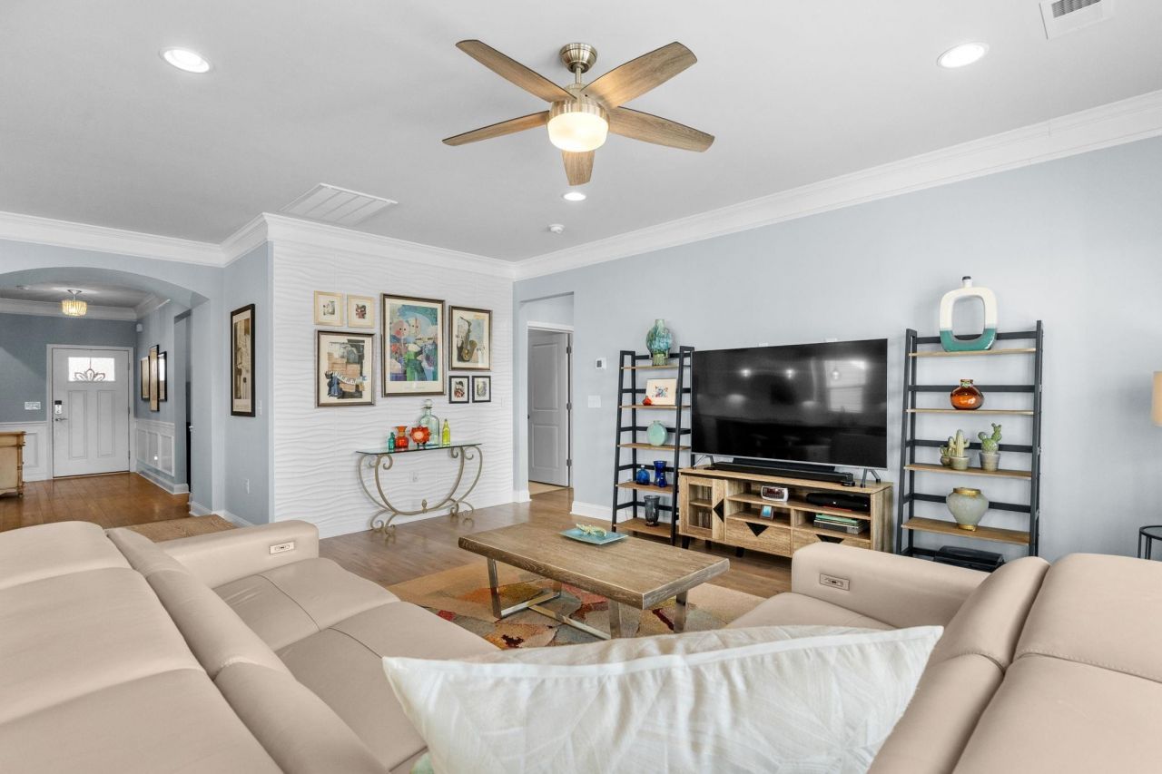 5845 Ledro Ln. Photo 13