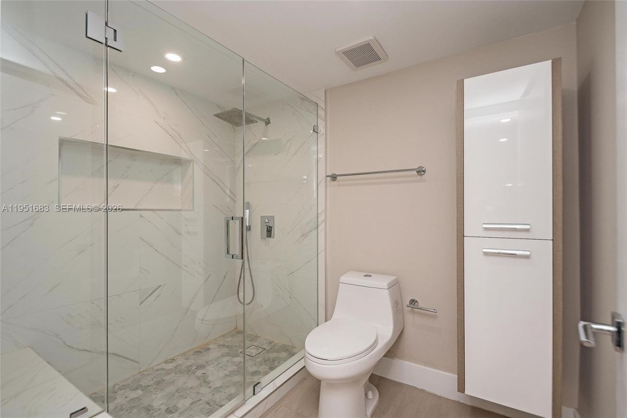 520 Brickell Key Dr, Unit A1010, Miami, FL 33131 Photo