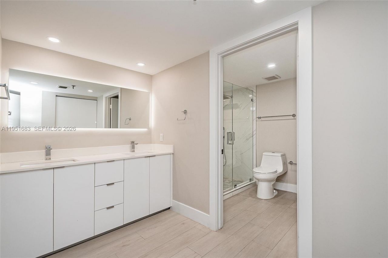 520 Brickell Key Dr, Unit A1010, Miami, FL 33131 Photo