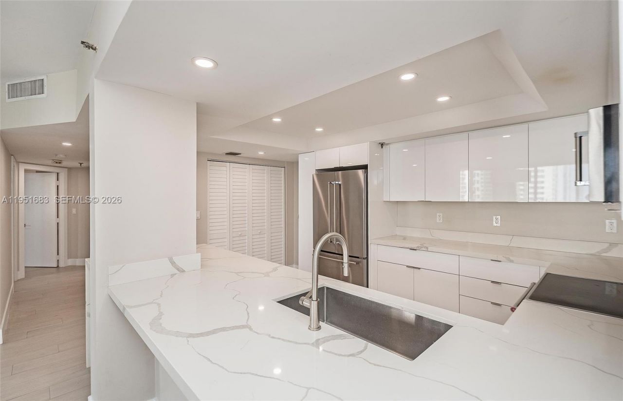 520 Brickell Key Dr, Unit A1010, Miami, FL 33131 Photo