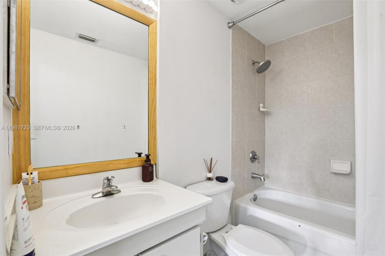 7200 NW 114th Ave, Unit 106, Doral, FL 33178 Photo