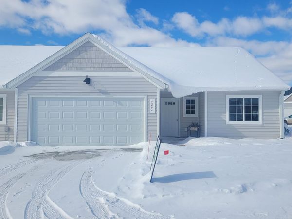 4294 Highpoint Drive, Unit 103, Wayland, MI 49348