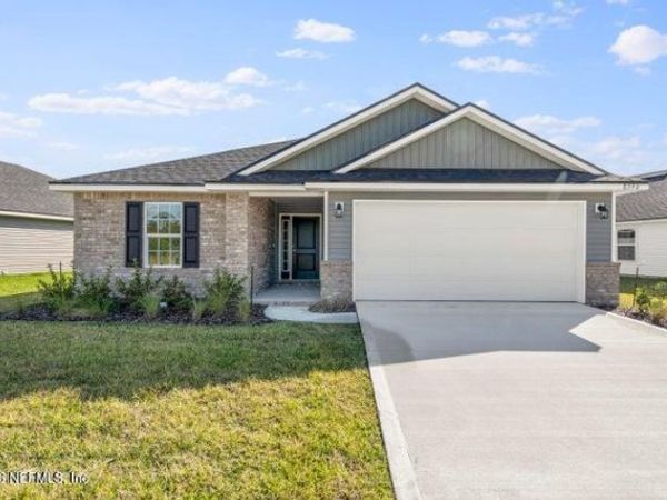 8381 HELMSLEY Boulevard, Jacksonville, FL 32219