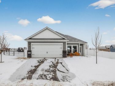 445 Wildflower Lane, Waverly, MN 55390
