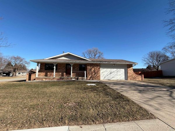 211 Wansink Avenue, Sheldon, IA 00000