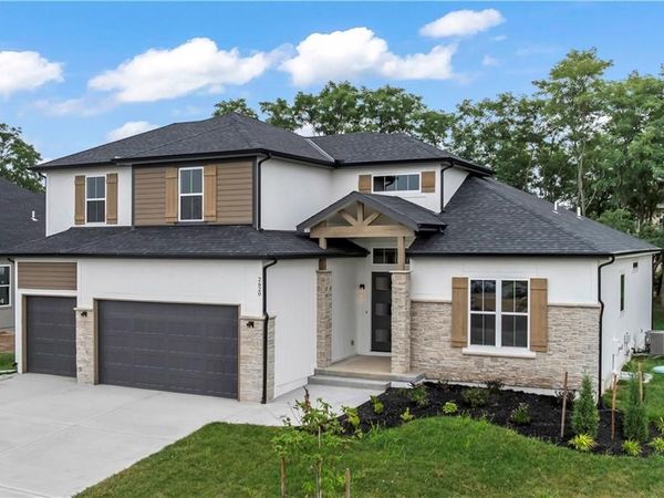 2505 NE Woodland Oak Circle, Lee's Summit, MO 64086