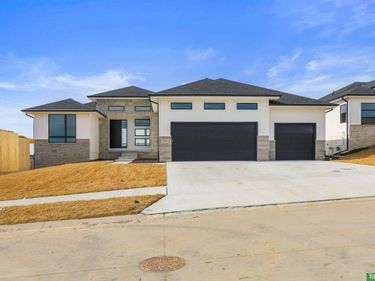 5610 N 198th Street, Elkhorn, NE 68022