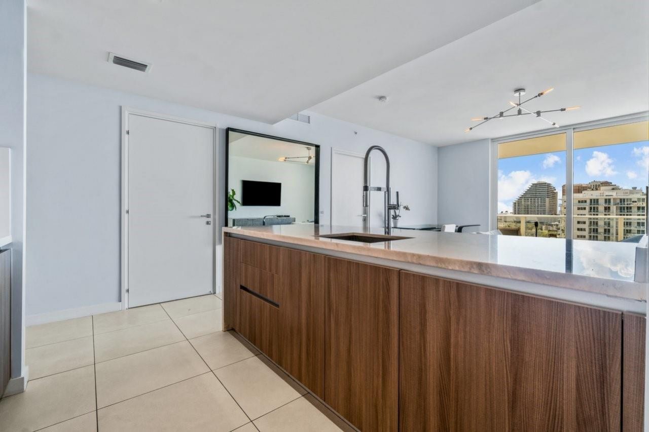 401 N Birch Road, Unit 1001, Fort Lauderdale, FL 33304 Photo