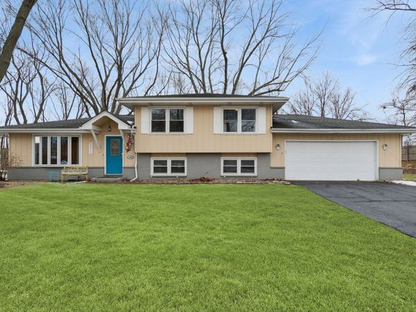 103 Richter Road, Batavia, IL 60510