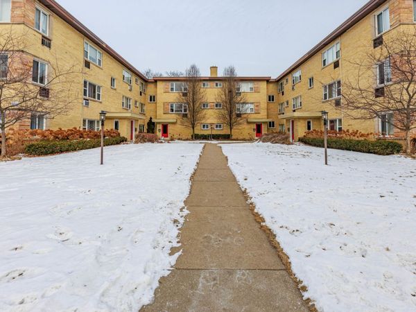 2123 Howard Street, Unit 1H, Evanston, IL 60202