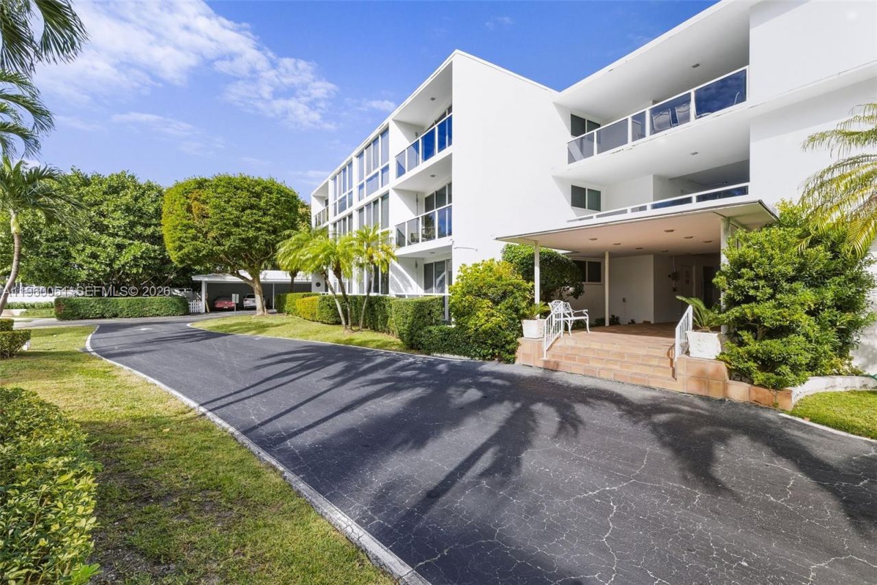 1 Harbour Way, Unit 108, Bal Harbour, FL 33154 Photo