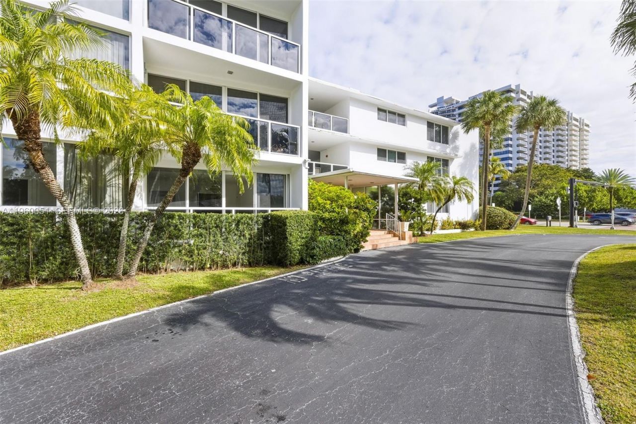 1 Harbour Way, Unit 108, Bal Harbour, FL 33154 Photo