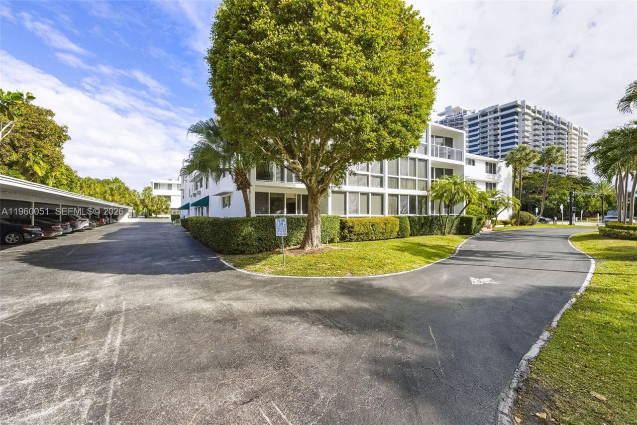 1 Harbour Way, Unit 108, Bal Harbour, FL 33154 Photo