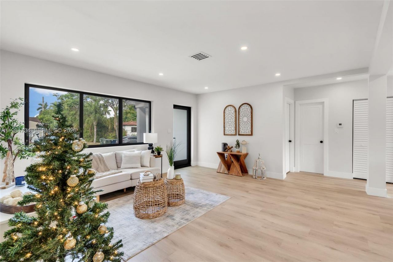 5933 SW 61st Ave, South Miami, FL 33143 Photo