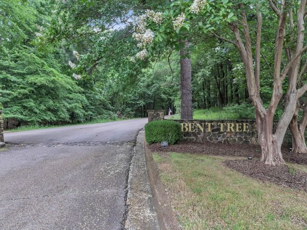 Benttree Trl, Columbus, MS 39705