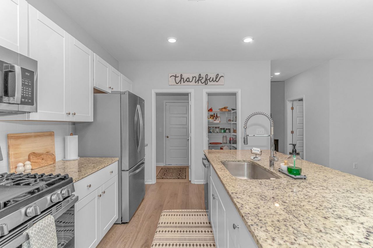 1551 Swing Bridge Way Photo 5