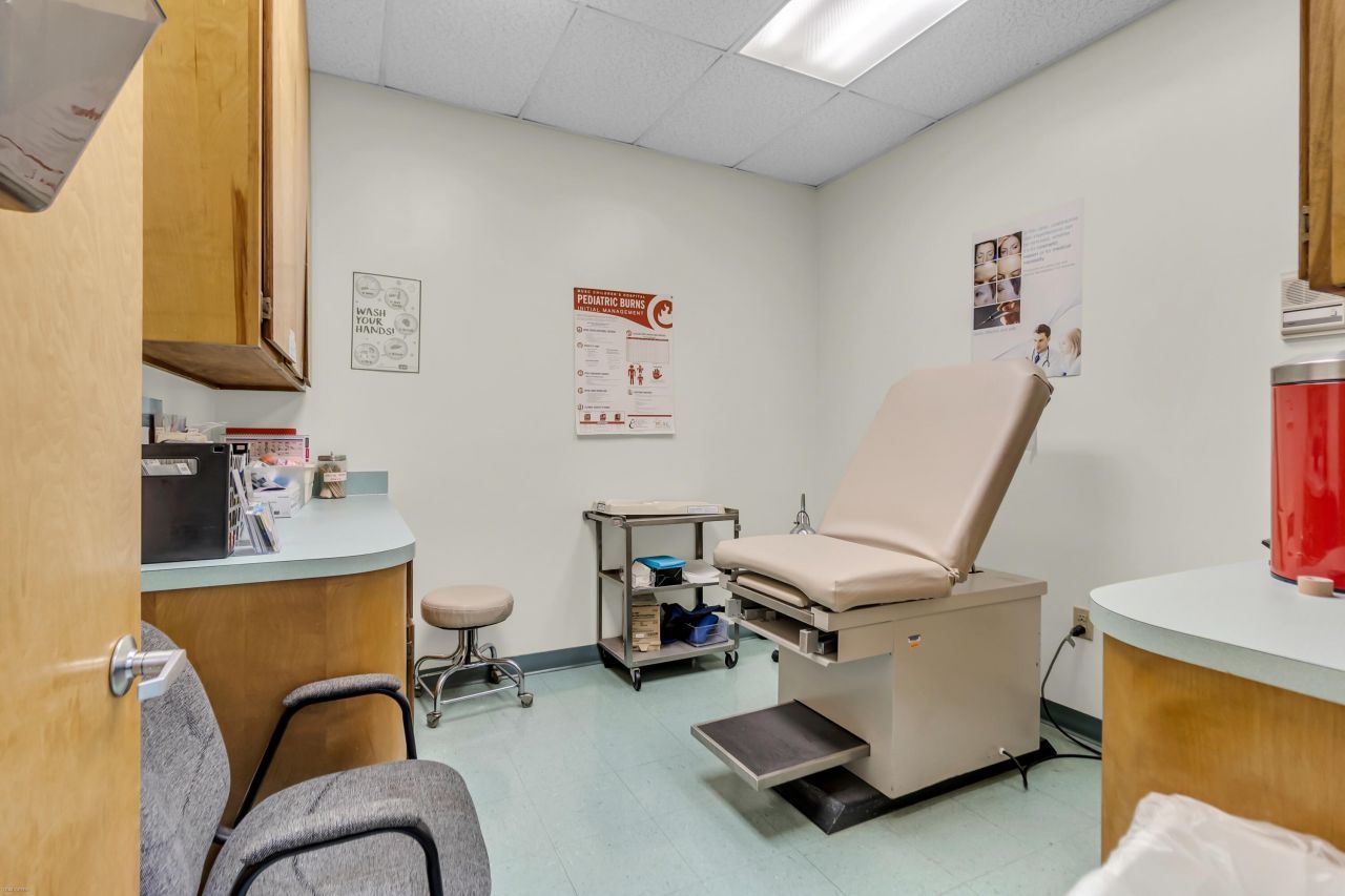 3800 Faber Place Drive  Photo 16