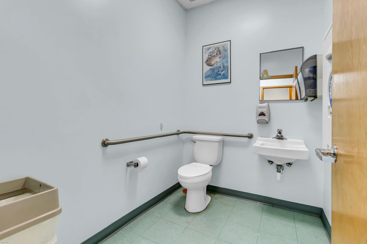 3800 Faber Place Drive  Photo 18